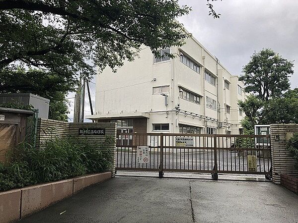 横浜市立汲沢小学校まで309m