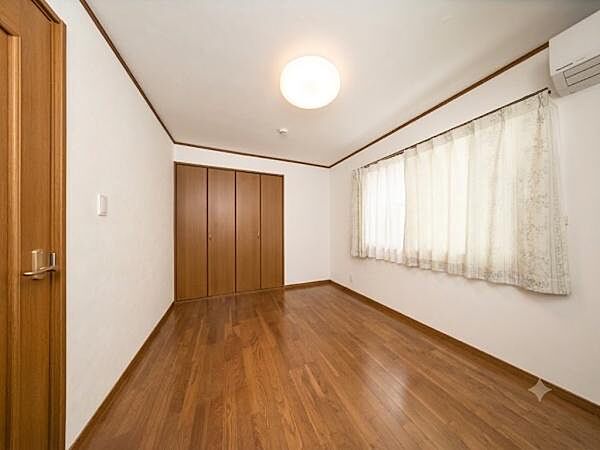 ※室内写真はAIにより家具・荷物等を除去加工したイメージです。実際の内装の状態（壁・床の状態等）とは一部異なる場合があります。