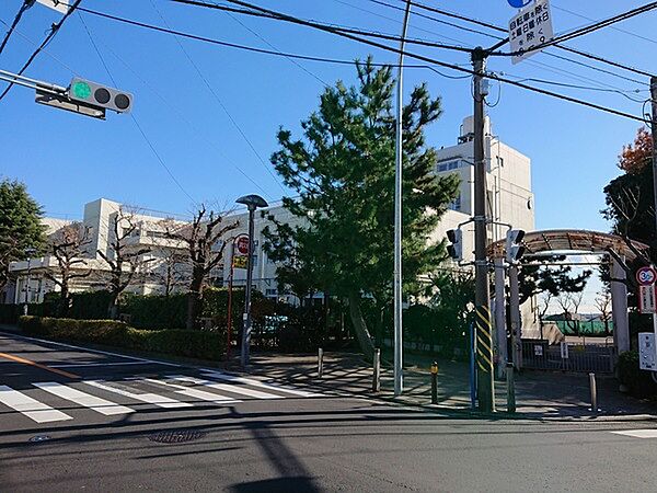 横浜市立桜台小学校まで867m