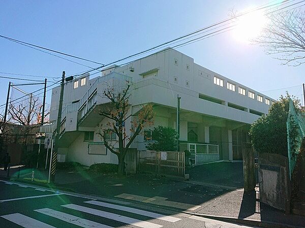 横浜市立岩崎中学校まで1432m