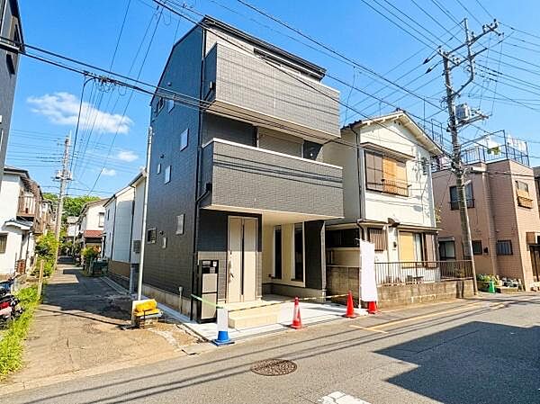 東京メトロ有楽町線・副都心線「地下鉄成増」駅 徒歩12分　東武東上線「成増」駅 徒歩15分