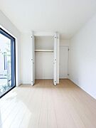 【同社施工例】現在建築中の物件ですが、現地にて場所の雰囲気や周辺環境をご確認いただけるほか、同社施工の建築済みの物件もご覧いただけます。完成前もぜひお気軽にお問合せください♪