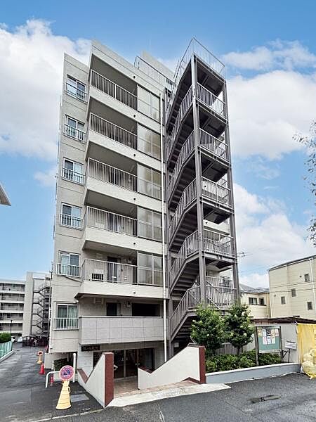 都営三田線「西高島平」駅　徒歩13分