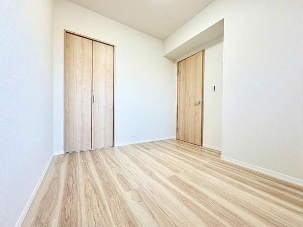 【同社施工例】現在リフォーム中の物件ですが、現地にて棟内の雰囲気や周辺環境をご確認いただけるほか、同社施工のリフォーム済みのお部屋もご覧いただけます。完成前もぜひお気軽にお問合せください♪