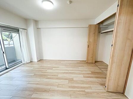 【同社施工例】現在リフォーム中の物件ですが、現地にて棟内の雰囲気や周辺環境をご確認いただけるほか、同社施工のリフォーム済みのお部屋もご覧いただけます。完成前もぜひお気軽にお問合せください♪