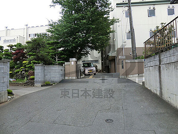 和光市立新倉小学校まで749m