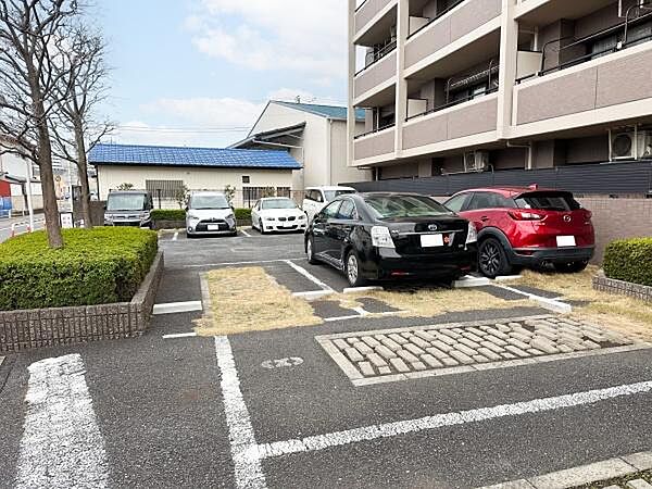 平面駐車場（月額10，500円）