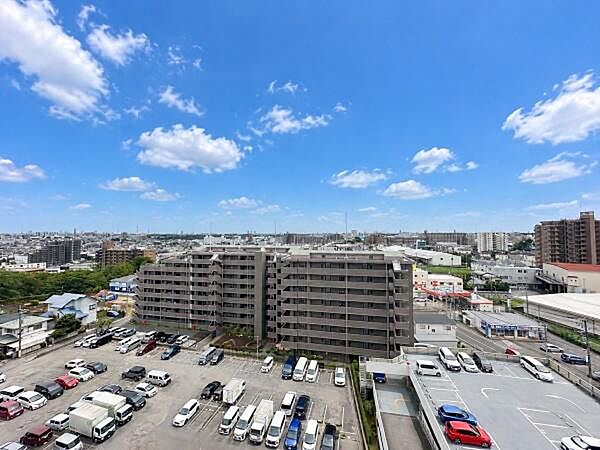 【現地からの眺望】視界を遮る大きな建物がなく、大きな空を望めます♪