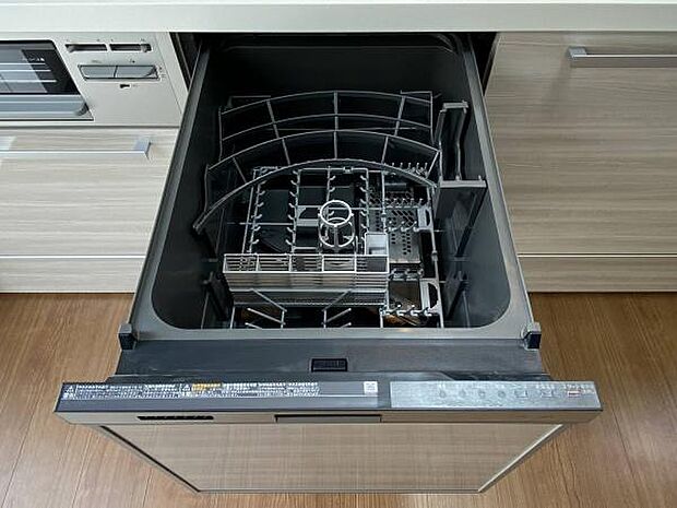 ビルトイン食洗器標準装備で時短&節水。