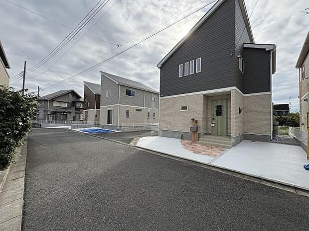 前面道路含む現地の様子です。