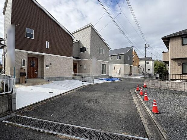 前面道路含む現地の様子です。