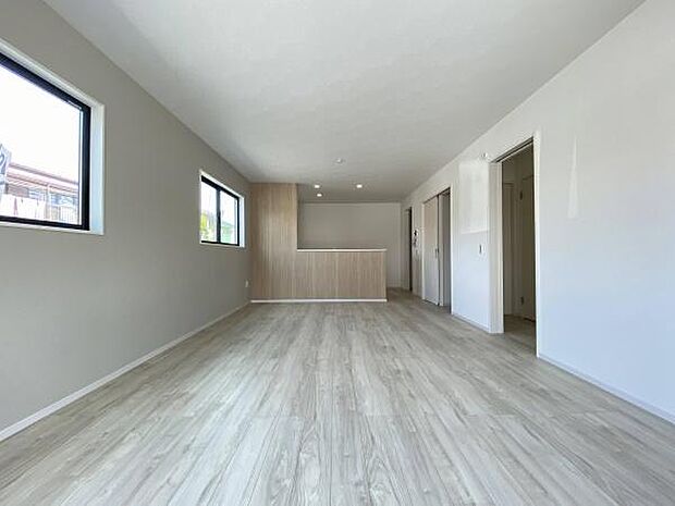 ゆとりある約20帖のLDK。