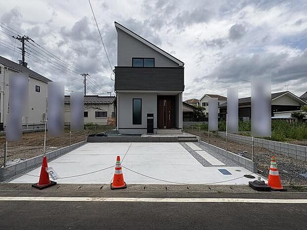 車2台駐車可能です。（車種による）