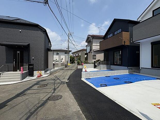 前面道路を含めた現地の様子です。