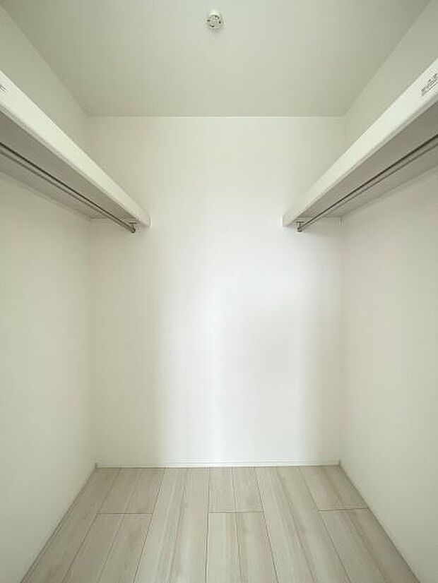 8.5帖内ウォークインクローゼット。季節物もしっかり収納できます。