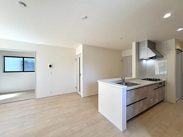 キッチンまで一つにつながる開放感。過ごしやすい空間になりそうです。