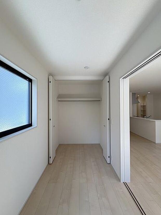 4帖洋室クローゼット。