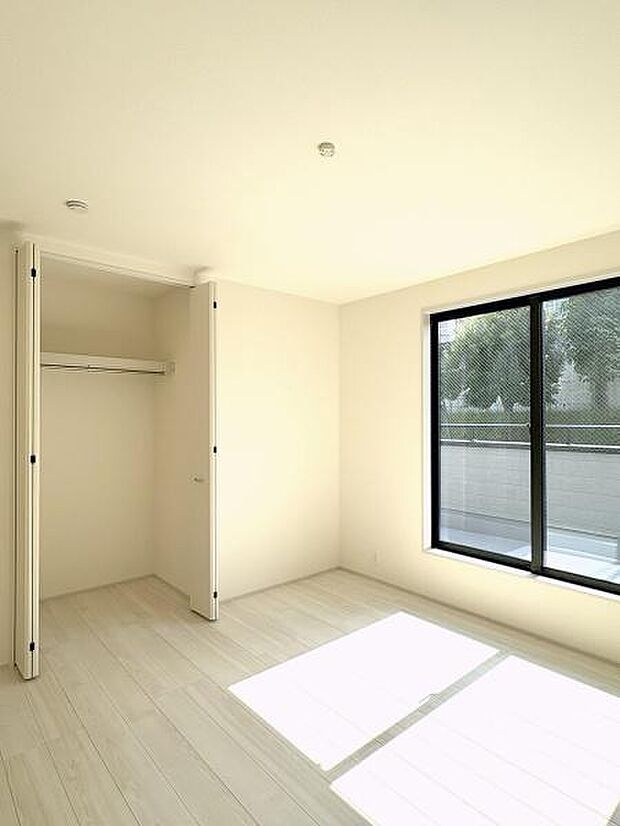 8.5帖洋室内クローゼット。