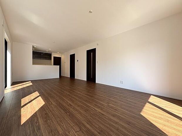 キッチンまで一つにつながる開放感