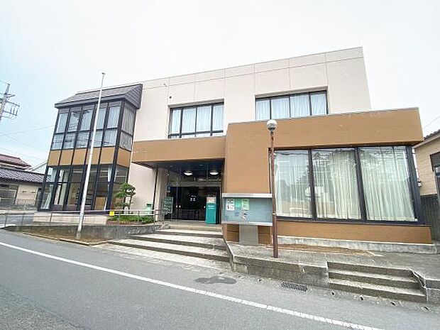 あきる野市五日市図書館まで426m