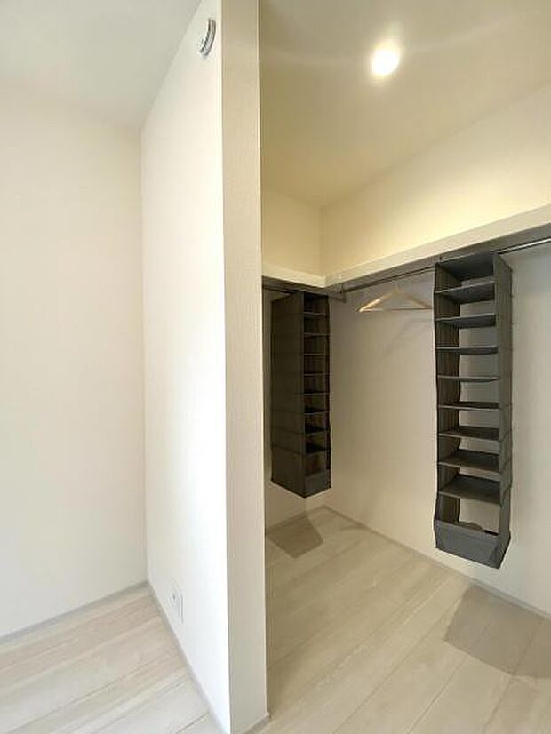 4.5帖のお部屋にもウォークインクローゼット付きです。