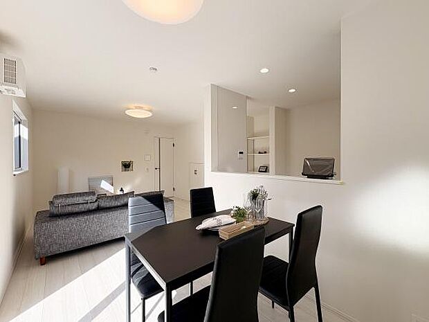 キッチンまで一つにつながる開放感