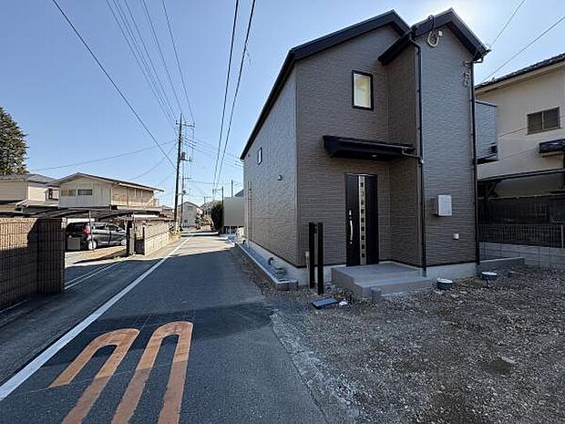 前面道路幅4ｍです。