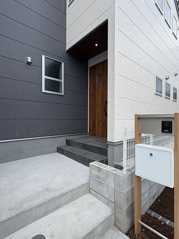 玄関外の様子です。