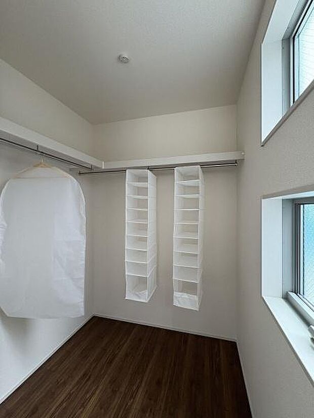 6.5帖洋室にウォークインクローゼット。たっぷり収納できます。