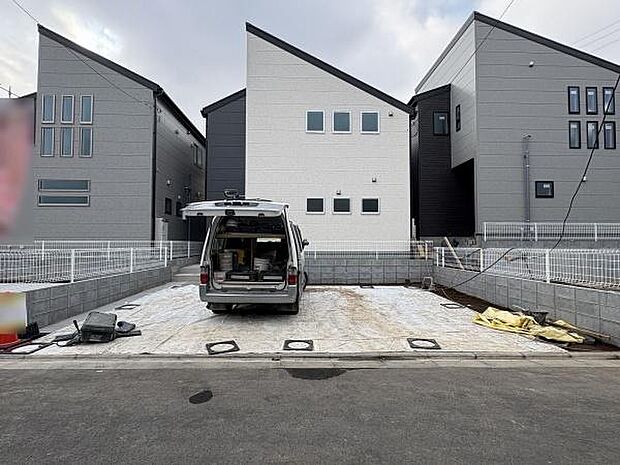 並列2台駐車可能です。