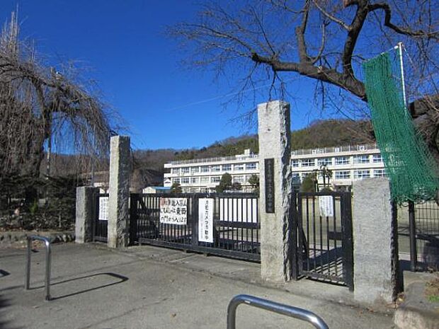 あきる野市立多西小学校まで1534m