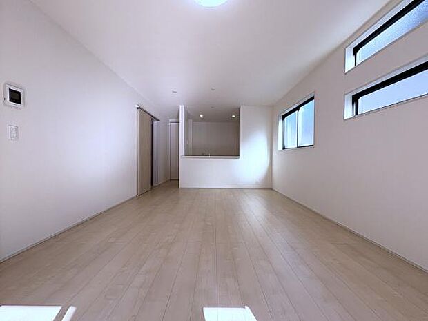 会話がはずむくつろぎのリビング。16.75帖です。