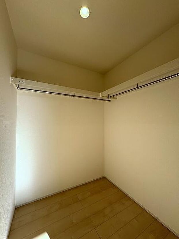 6帖洋室内ウォークインクローゼット