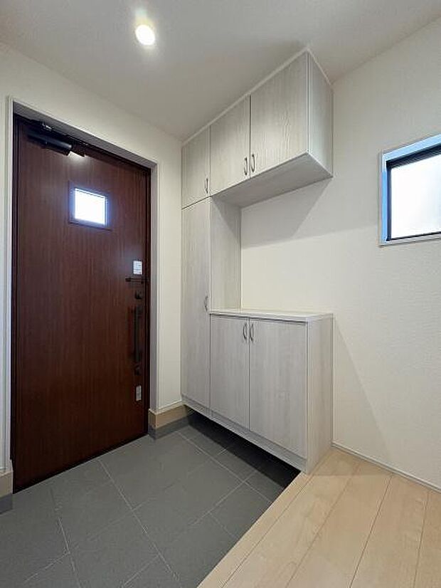 玄関ホールの様子。