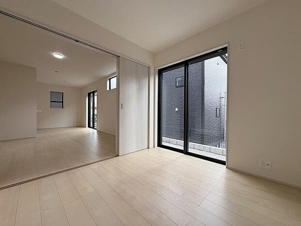 リビングの続き間なので使い方いろいろの4.5帖のお部屋