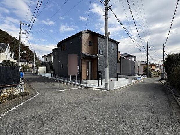 交通量の少ない現地道路