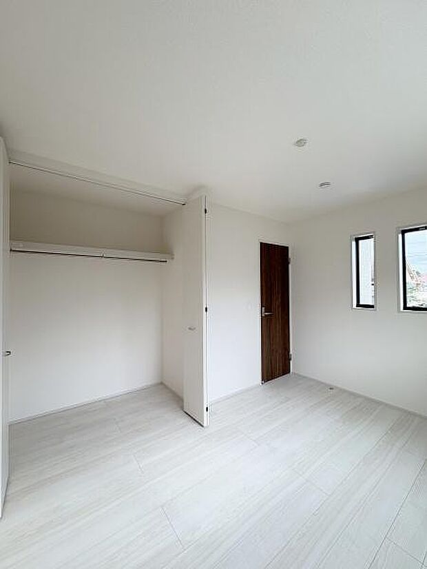 たっぷり入るクローゼットを備えた6帖のお部屋