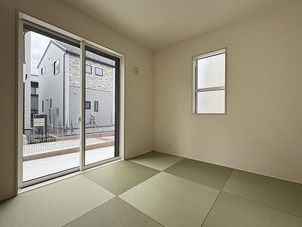 リビングの続き間や独立した空間として、ライフスタイルに合わせて使用できます。