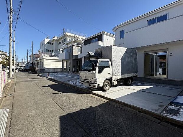 車の出し入れしやすい前面道路