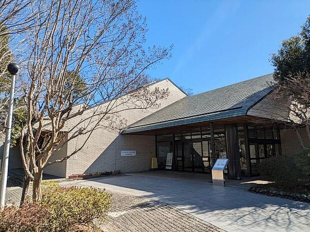 福生市立中央図書館まで1202m