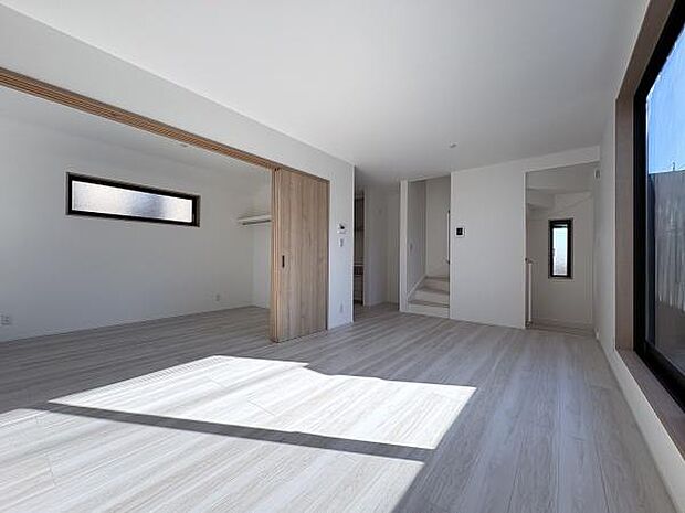 2階リビングで陽当り通風良好。