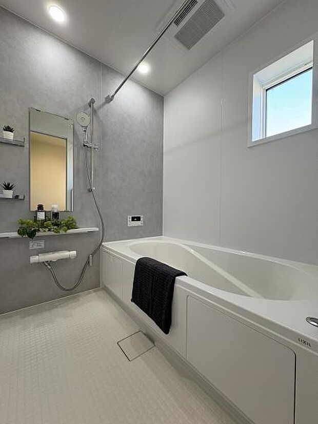 1日の疲れをゆっくりと癒すバスルーム。