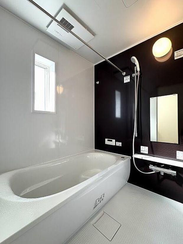 ランドリーパイプ付きなので、雨の日のお洗濯干し場として活躍します。