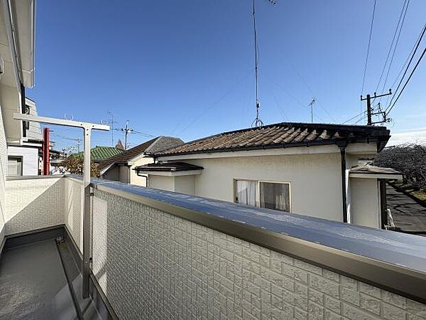 陽当り通風良好のバルコニー。