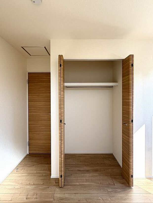 洋室内収納の様子。