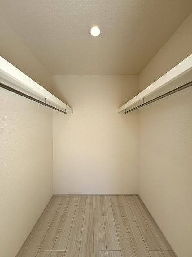 主寝室にはウォークインクローゼット付きです。