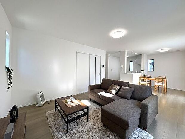 会話がはずむくつろぎのリビング。19帖です。