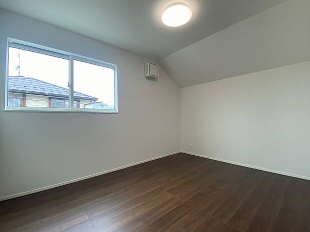 6帖洋室の様子です。