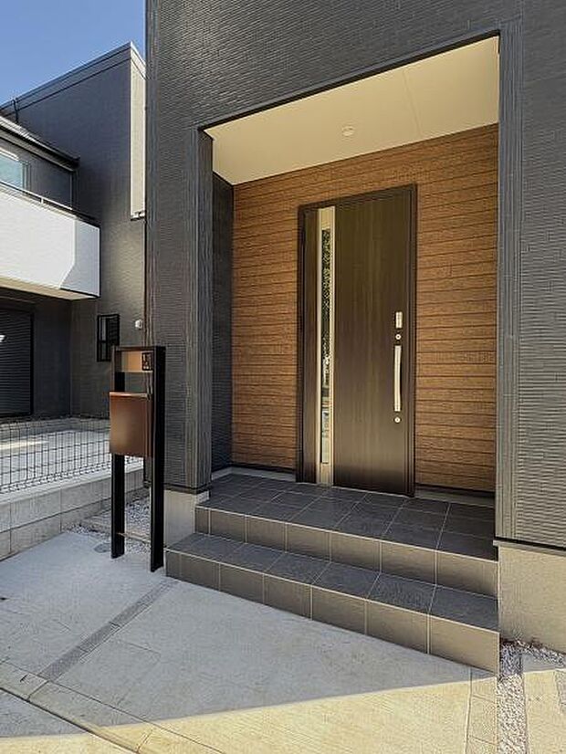 玄関外の様子です。