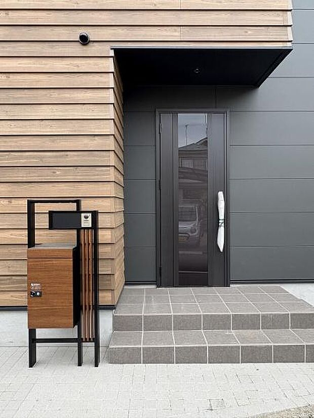 玄関外の様子です。